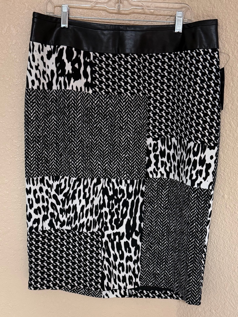 4/$20 Worthington Black & White Patchwork Pencil Skirt - Women